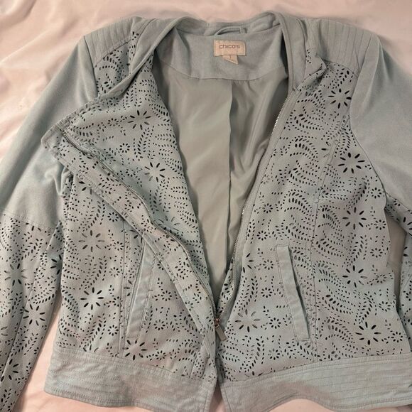 Chicos Light Blue Laser Cut Moto Jacket Faux Suede Floral Slant Zip Size 1 / Med - Picture 2 of 8